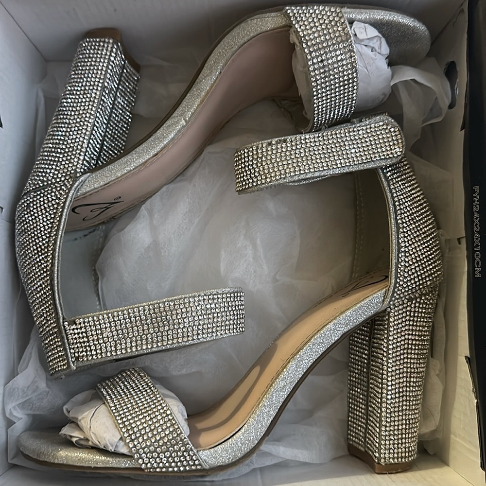 Size 7 Windsor Heels